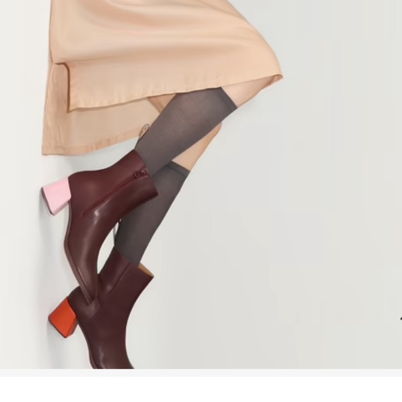 Camper Shoes - NWT RETAIL $275 Two-Tone Ankle Boots size 9.5 Brand CAMPER